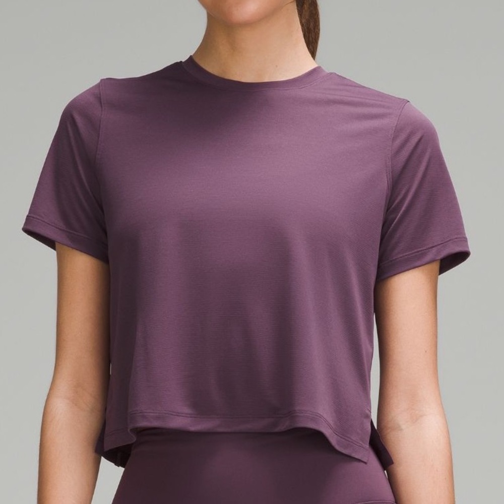 NWT Lululemon Ultralight Waist-Length T-Shirt